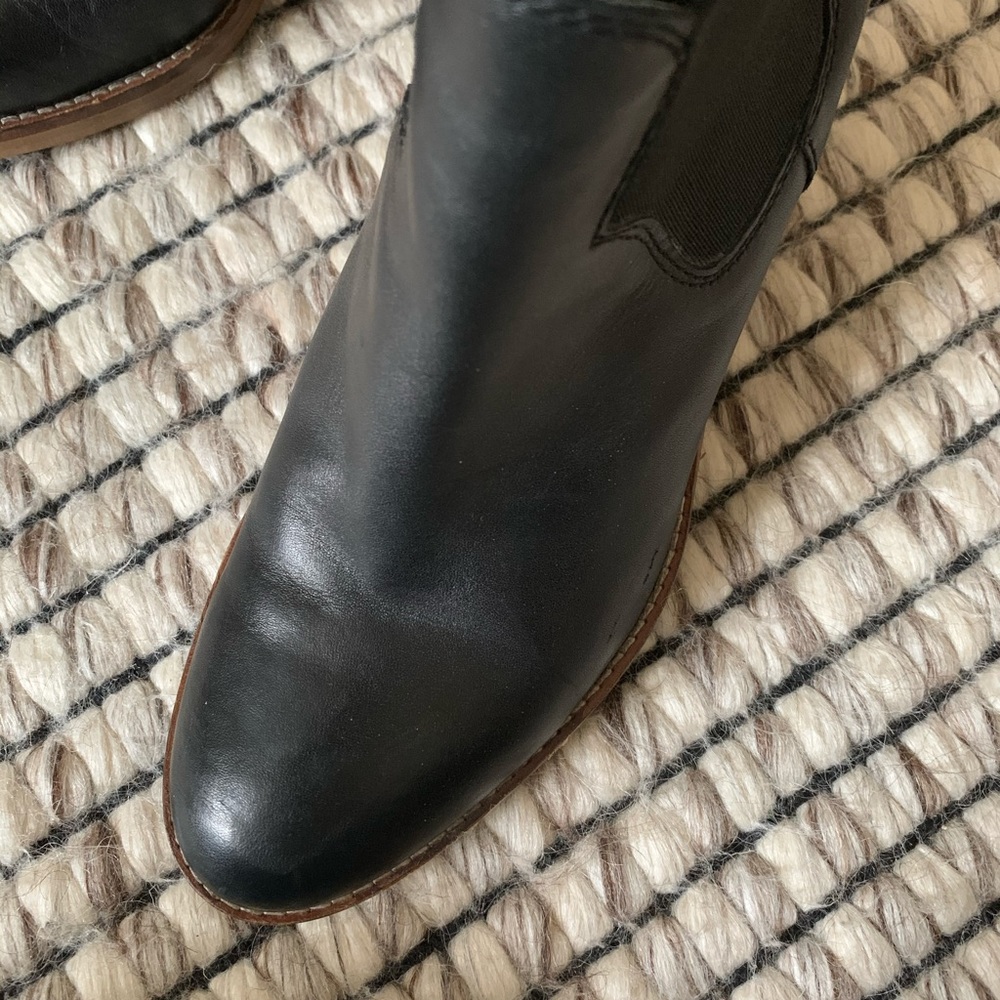 Aldo black 38.5 ankle boots